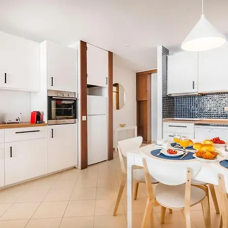 2br Family Holidays @ Pe Do Apartment *