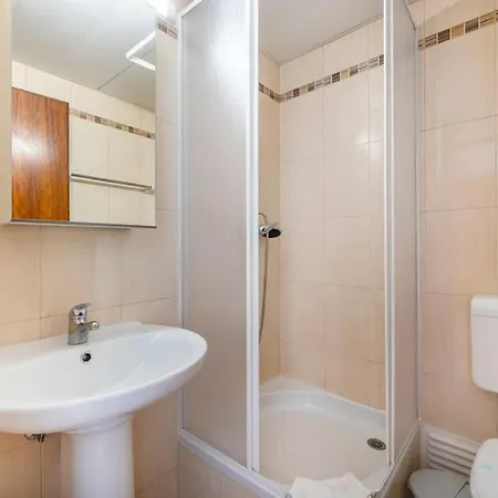 Apartment 2br Family Holidays @ Pe Do Quarteira