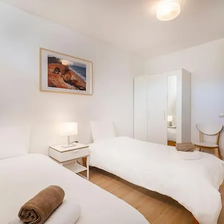 Apartment 2br Family Holidays @ Pe Do Quarteira