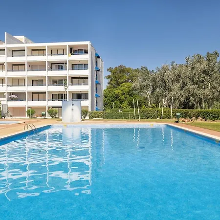 Family Holidays @ Caminho Do Apartment *